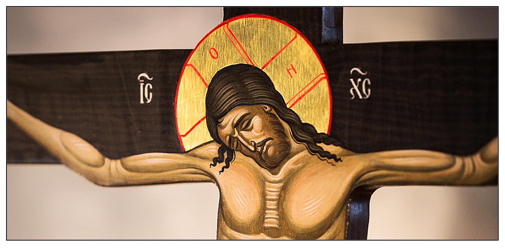 Распятие Иисуса Христа на кресте икона в церкви