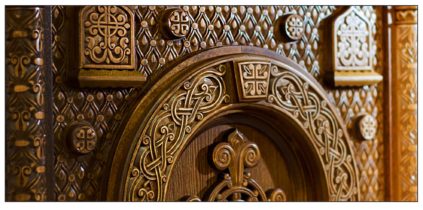 Облачение на жертвенник резное