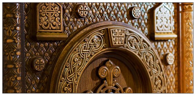 Облачение на жертвенник резное