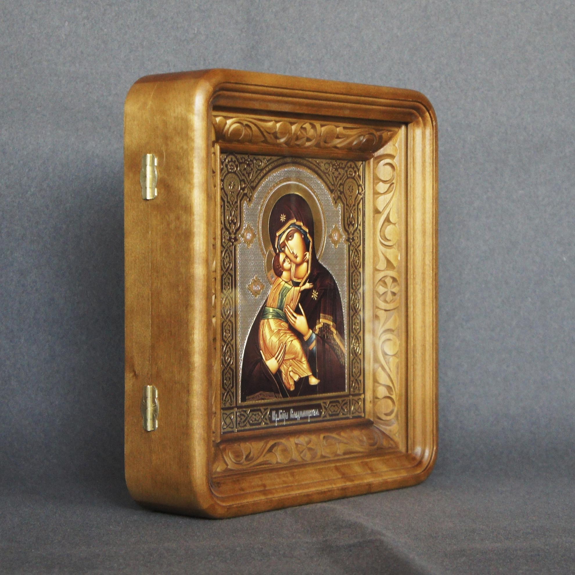 Киот под икону 17*21, с резьбой (цвет - красное дерево)