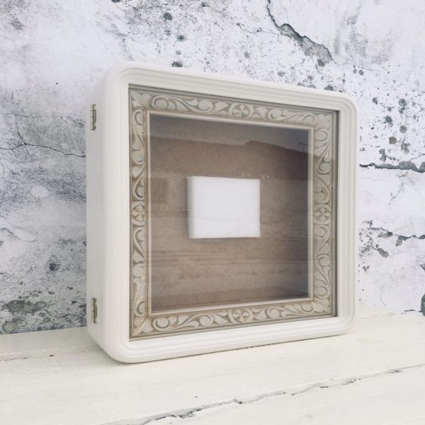 Киот под икону 21*27, с резьбой (белый, эмаль, патина)