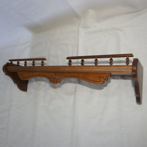 Полка прямая с резьбой (цвет - дуб) Полка прямая с резьбой (цвет - дуб)