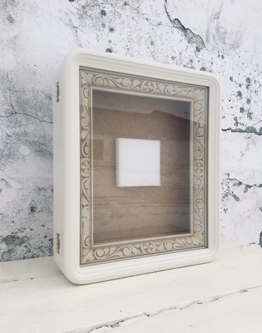 Киот под икону 21*27, с резьбой (белый, эмаль, патина)