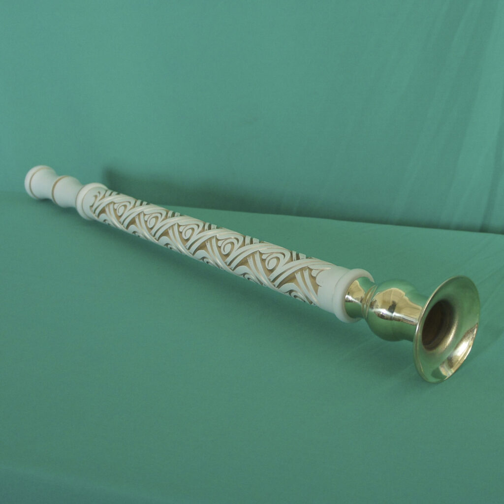 Подсвечник под свечу дьяконовскую (белый, эмаль, патина, латунь, ручная ...