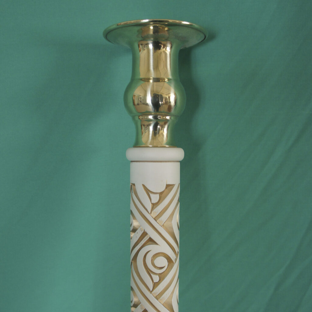 Подсвечник под свечу дьяконовскую (белый, эмаль, патина, латунь, ручная ...