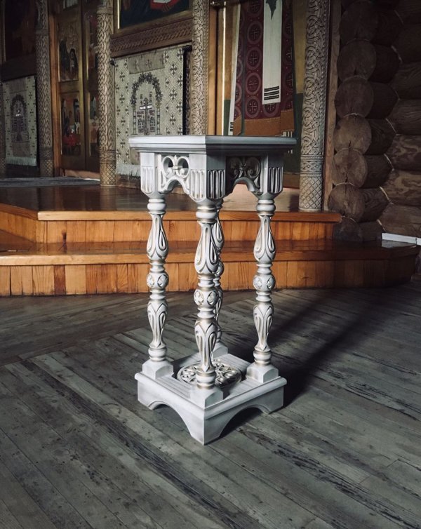 Подставка столик, малая (резная, цвет слоновая кость, патина)