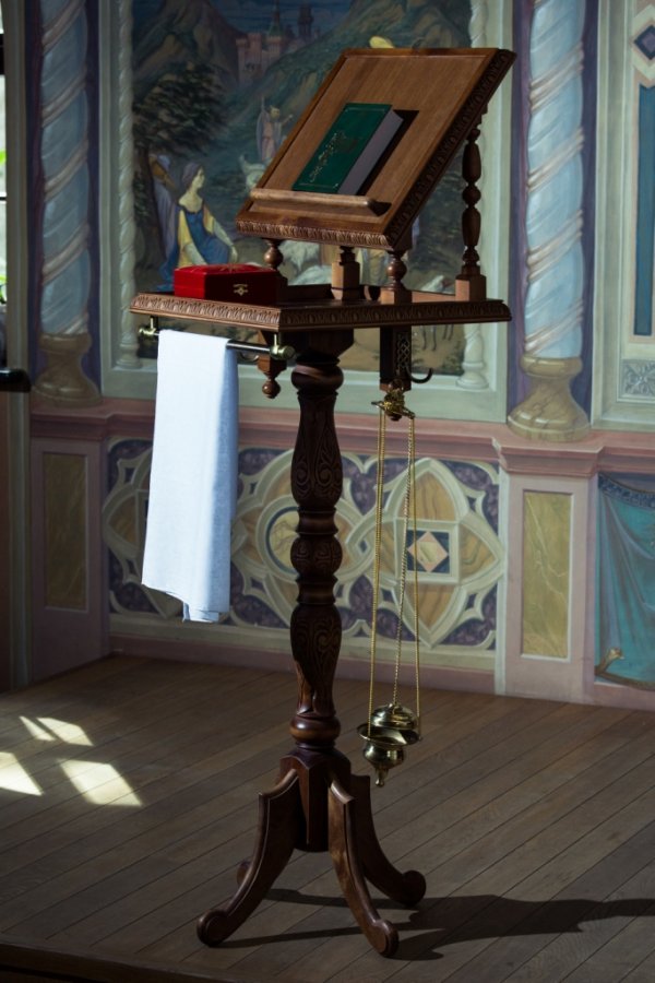 Аналой на одной ножке крестильный — изображение 11