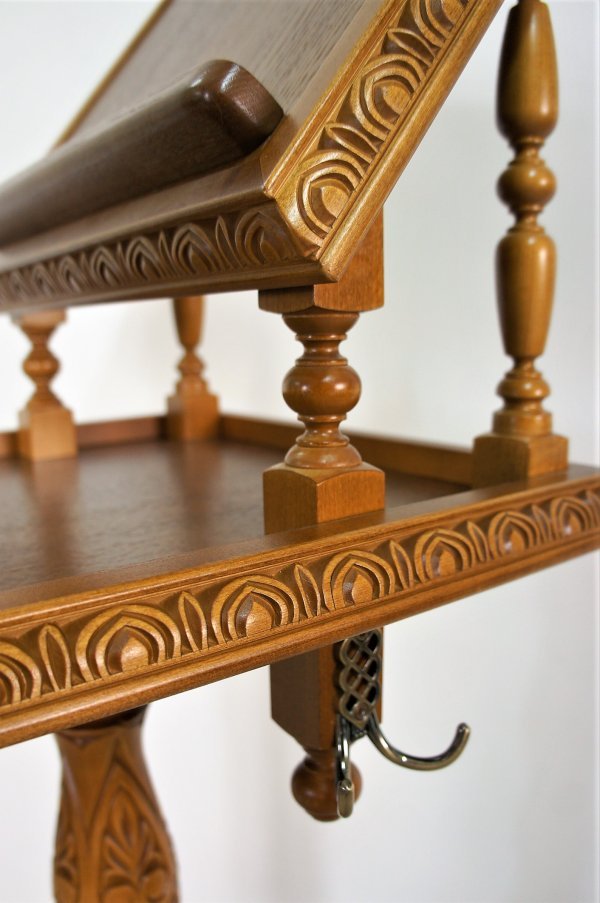 Аналой крестильный