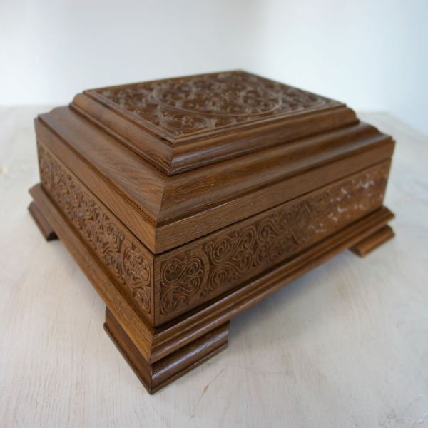 Мощевик дуб, резьба