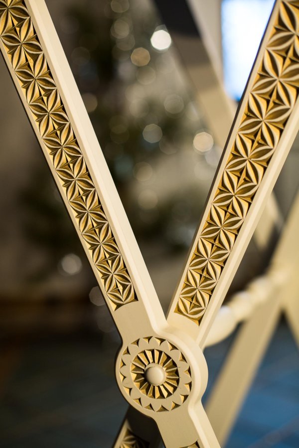 Аналой раскладной резной (белый, патина) — изображение 3