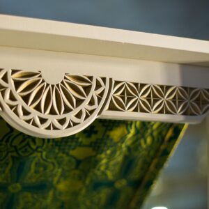 Аналой раскладной резной (белый, патина) Аналой раскладной резной (белый, патина)