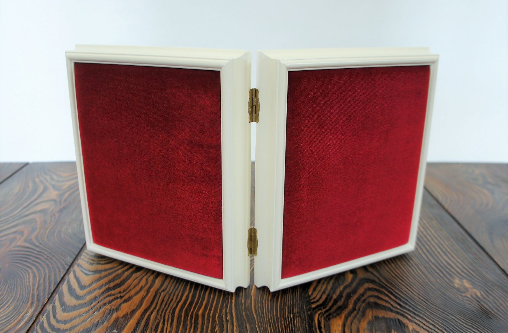 складень деревянный 17х21 с бархатом белый