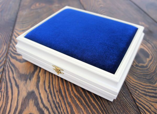 складень деревянный 17х21 с бархатом белый