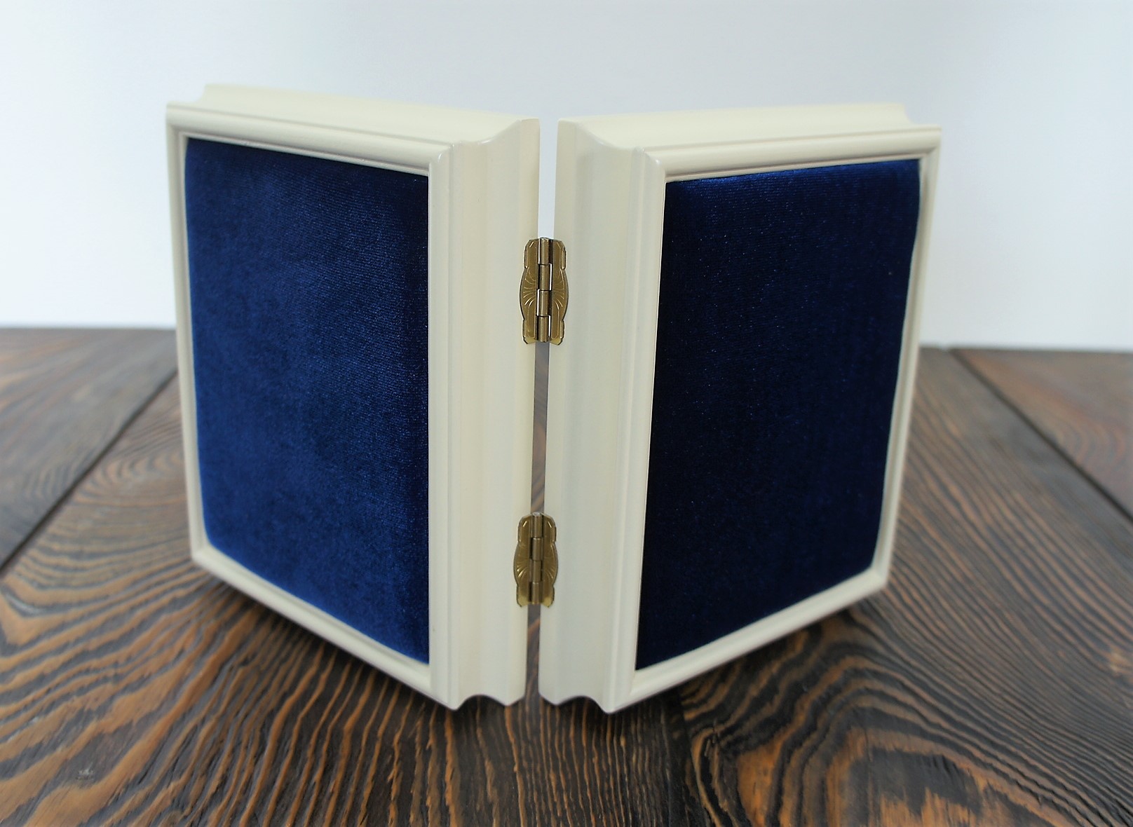 Складень деревянный 13х16 с бархатом (белый) — изображение 5