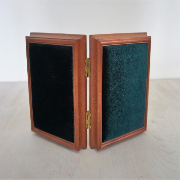 Складень деревянный 13х16 с бархатом