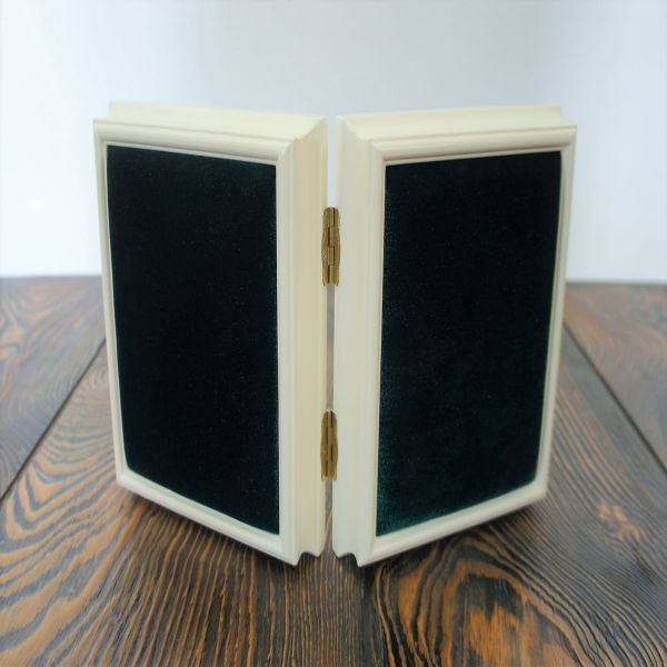 Складень деревянный 13х16 с бархатом (белый)