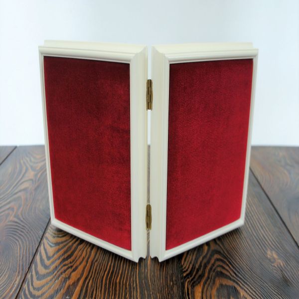 складень деревянный 17х21 с бархатом белый