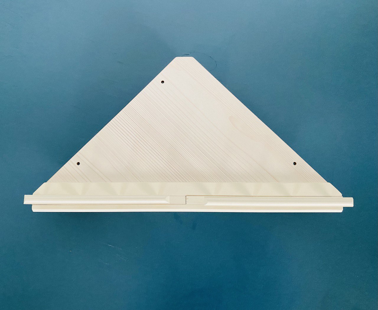 Полка угловая малая с резьбой (цвет - белый, эмаль)