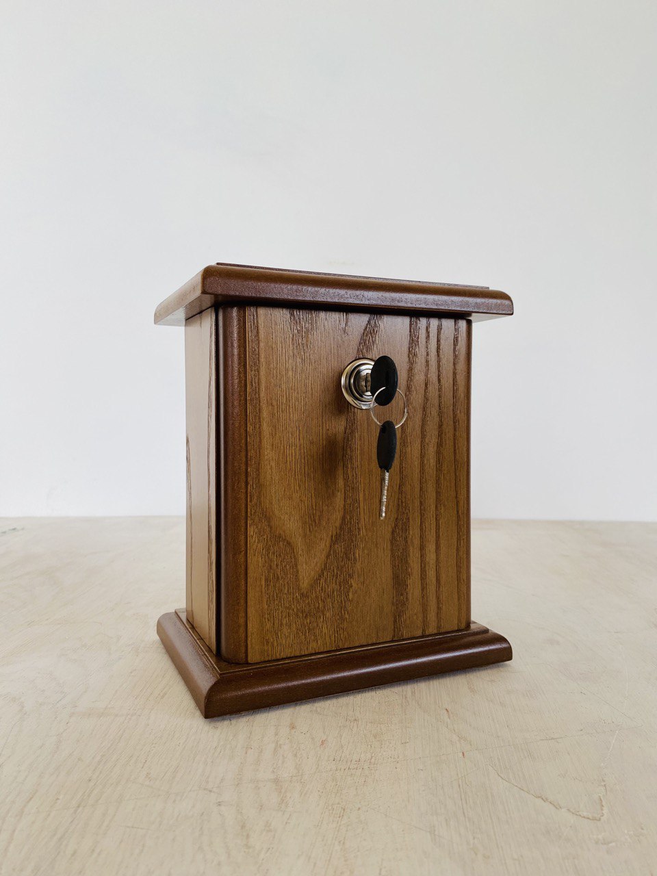 Ящик для пожертвований, малый (20.5*17*12.5) (МДФ, шпон дуба)