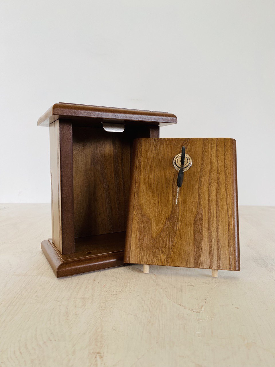 Ящик для пожертвований, малый (20.5*17*12.5) (МДФ, шпон дуба)