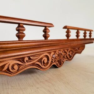 Полка угловая малая с резьбой (цвет - красное дерево)